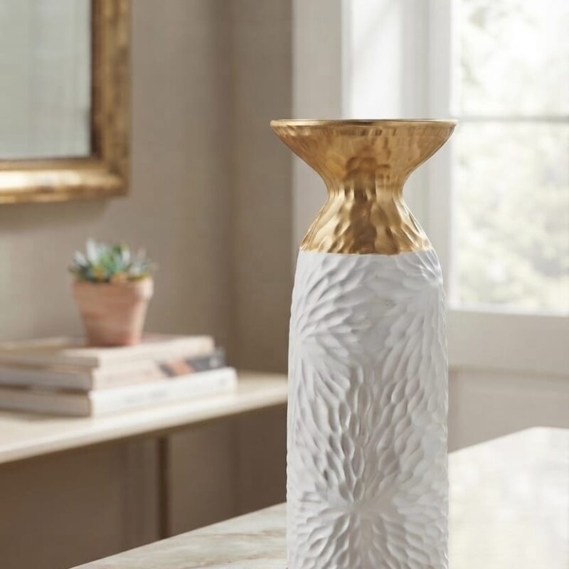 WHITE AND GOLD TEXTURED CERAMIC VASE